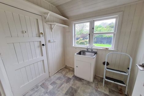 Photo of property in 43 Pitcairn Crescent, Bryndwr, Christchurch, 8053