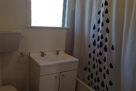 Photo of property in 2/60 Moana Avenue, One Tree Hill, Auckland, 1061