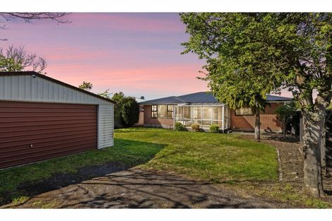 Photo of property in 1/100 Prestons Road, Redwood, Christchurch, 8051