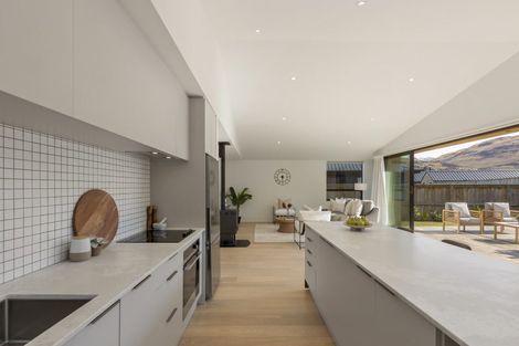 Photo of property in 22 Corriedale Road, Jacks Point, 9371