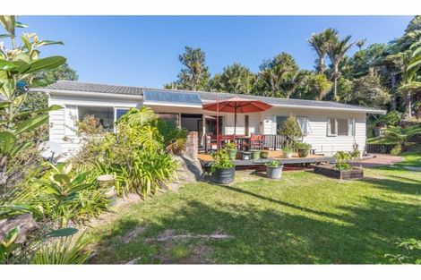 Photo of property in 177 Woodlands Park Road, Titirangi, Auckland, 0604