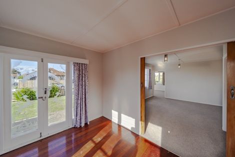 Photo of property in 27 Russell Road, Marewa, Napier, 4110