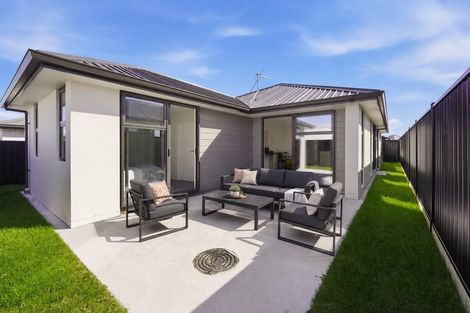 Photo of property in 15 Rockefeller Street, Papamoa, 3118