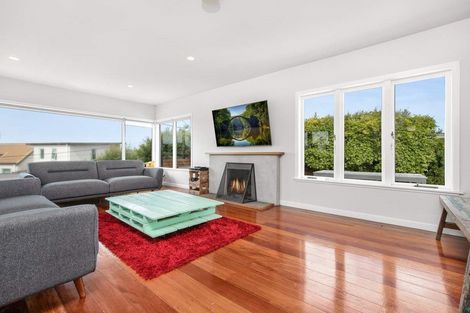 Photo of property in 10 Currey Crescent, Milford, Auckland, 0620