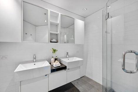 Photo of property in 1/7 The Promenade, Takapuna, Auckland, 0622