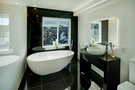 Photo of property in 300b Paremata Road, Whitby, Porirua, 5381