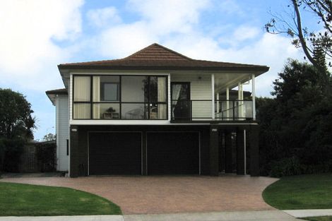 Photo of property in 36 Eruini Street, Waikanae Beach, Waikanae, 5036