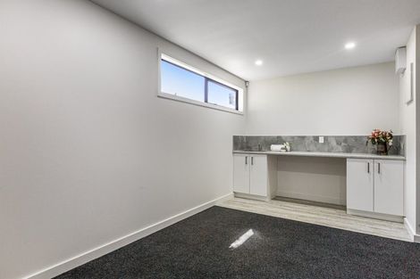 Photo of property in 8a Crispe Road, Clarks Beach, 2122