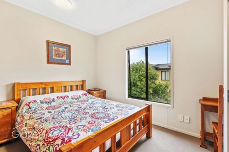 Photo of property in 62 Verdale Circle, Glen Eden, Auckland, 0602