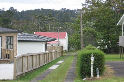 Photo of property in 96 Beach Haven Road, Beach Haven, Auckland, 0626