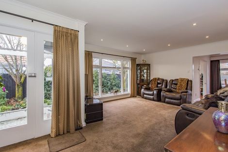 Photo of property in 4 Hampton Place, Burnside, Christchurch, 8053