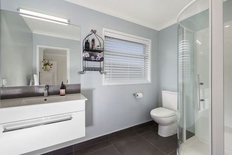 Photo of property in 58 Montgomery Crescent, Kinloch, Taupo, 3377