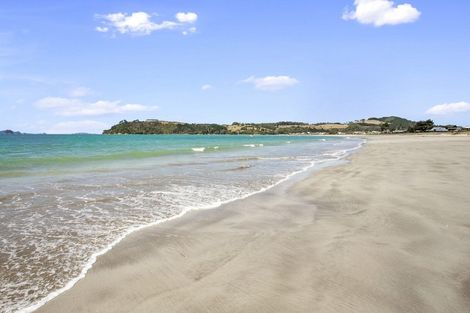 Photo of property in 16 Banks Street, Cooks Beach, Whitianga, 3591