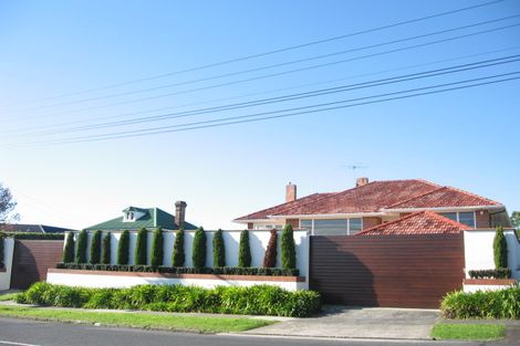 Photo of property in 157 Bleakhouse Road, Mellons Bay, Auckland, 2014