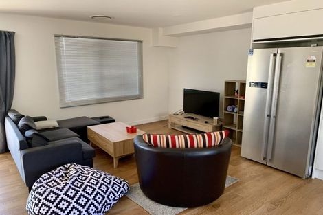 Photo of property in 8 Lilac Lane, Oteha, Auckland, 0632