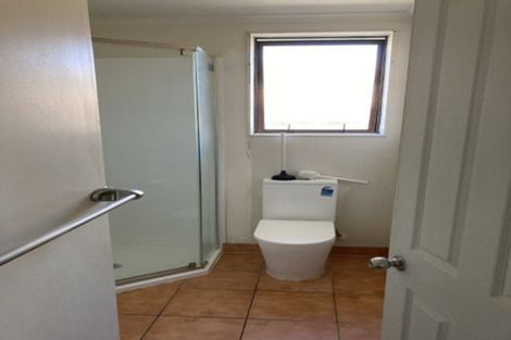 Photo of property in 10 Waldos Way, Mangere, Auckland, 2022