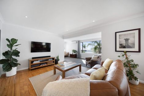 Photo of property in 15 Sea View Terrace, Cockle Bay, Auckland, 2014