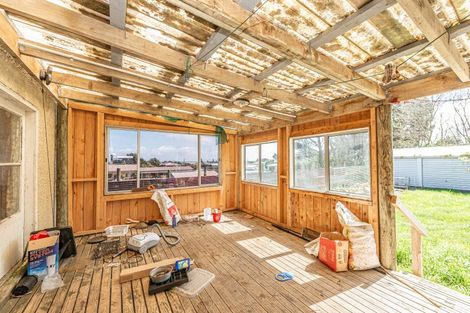 Photo of property in 25 Manuka Street, Castlecliff, Whanganui, 4501