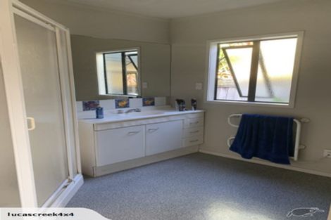 Photo of property in 8 Schnapper Rock Road, Schnapper Rock, Auckland, 0632