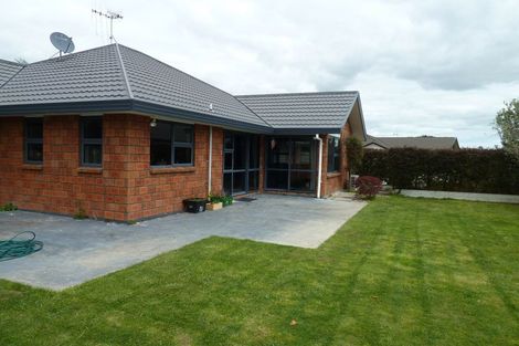 Photo of property in 20 Medallion Court, Kelvin Grove, Palmerston North, 4414
