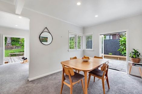 Photo of property in 1/53 Corunna Road, Milford, Auckland, 0620