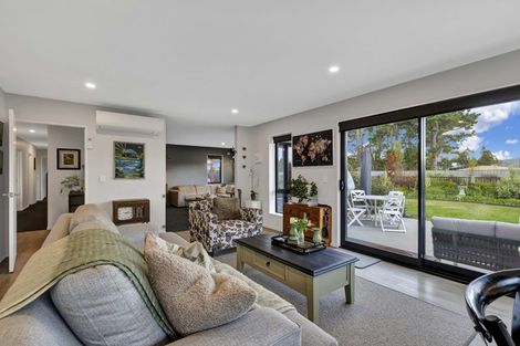 Photo of property in 3 Cox Lane, Amberley, 7410