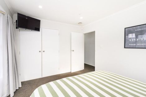 Photo of property in 35 Hillcrest Drive, Kelvin Grove, Palmerston North, 4414