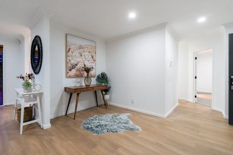 Photo of property in 12 Hocken Place, Mangere Bridge, Auckland, 2022