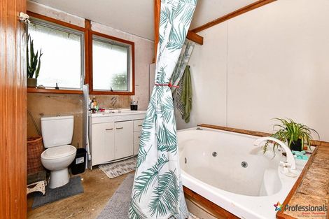 Photo of property in 2 Serrano Place, Clover Park, Auckland, 2023