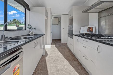 Photo of property in 6 Mataura Place, Clover Park, Auckland, 2019