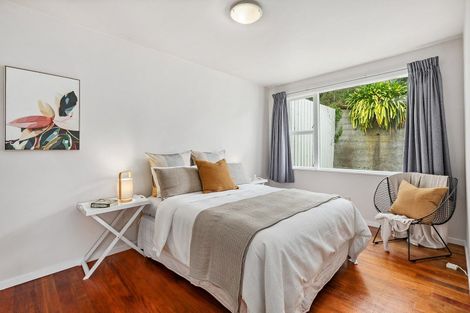 Photo of property in 8 Durham Crescent, Aro Valley, Wellington, 6021