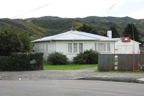 Photo of property in 16 Bythell Street, Wainuiomata, Lower Hutt, 5014