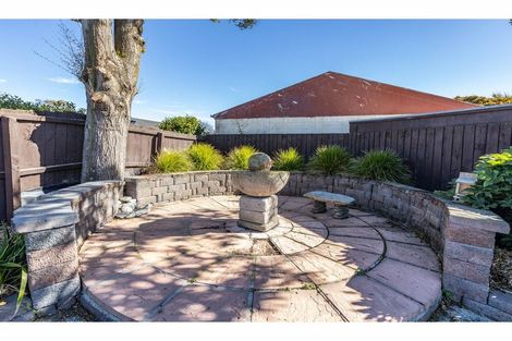 Photo of property in 19 Lombard Place, Avonhead, Christchurch, 8042