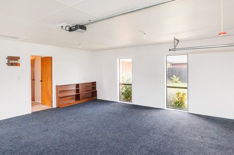 Photo of property in 22 Colonial Place, Kelvin Grove, Palmerston North, 4414