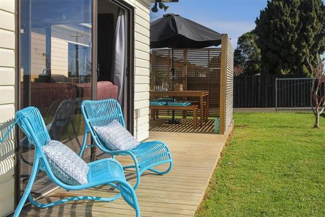 Photo of property in 19 France Street, Waiuku, 2123