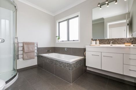 Photo of property in 15 Kapiti Drive, Poraiti, Napier, 4112