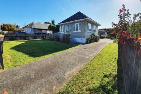 Photo of property in 30 Royton Avenue, Mangere East, Auckland, 2024