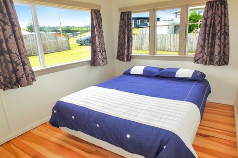 Photo of property in 38 Nelson Street, Foxton Beach, Foxton, 4815