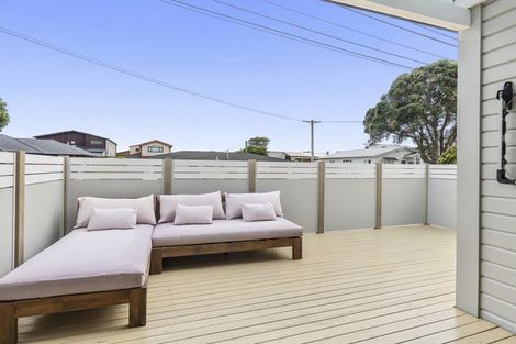 Photo of property in 1 Rainsford Street, Moturoa, New Plymouth, 4310