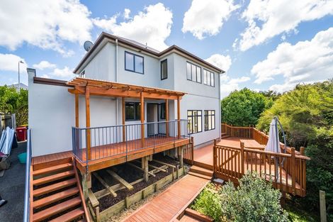 Photo of property in 5 Sonoma Crescent, Oteha, Auckland, 0632