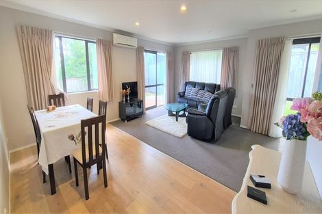 Photo of property in 97e Kinross Street, Blockhouse Bay, Auckland, 0600