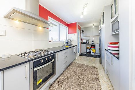 Photo of property in 2/17 Shalimar Place, Clover Park, Auckland, 2019