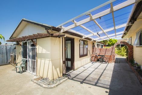 Photo of property in 4 Anita Grove, Riverdale, Gisborne, 4010