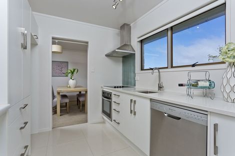 Photo of property in 2/22 Gordon Avenue, Milford, Auckland, 0620
