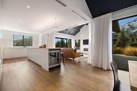 Photo of property in 2 Appin Court, Jacks Point, Queenstown, 9371