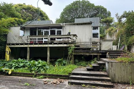 Photo of property in 220 Golf Road, Titirangi, Auckland, 0604