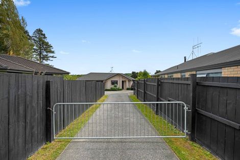 Photo of property in 16 Palm Grove Drive, Western Heights, Hamilton, 3200