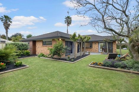 Photo of property in 9 Suncrest Drive, West Harbour, Auckland, 0618