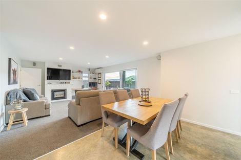 Photo of property in 77 Sunstone Crescent, Timberlea, Upper Hutt, 5018