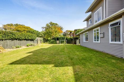 Photo of property in 77 Govett Avenue, Frankleigh Park, New Plymouth, 4310